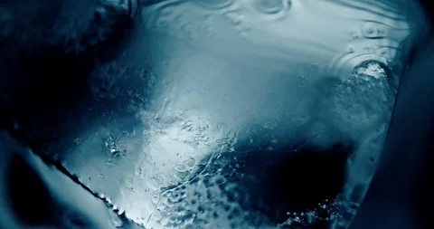 Melting Ice Under a Microscope 스톡 동영상 293811432