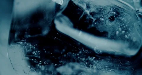 Melting Ice Under a Microscope 스톡 동영상 293811988