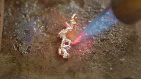 Melting silver Stockbeeldmateriaal 318156724