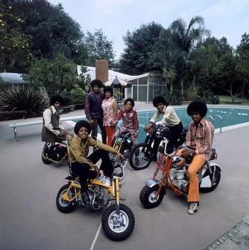 Members of pop group Jackson Five (clockwise L-R): Jackie, parents Joe and Kathe Stock Photos