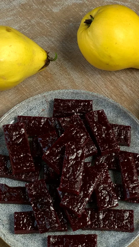 Membrillo - sweet quince paste. Vertical video. Stock Footage 283725619