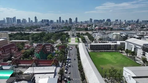 Memorial Bridge or Phra Phuttha Yodfa Bridge, Bangkok. Stock Footage 333697164