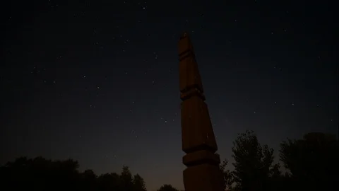 Memorial column at night - time lapse Stock Footage