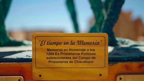 Memorial plaque at Chacabuco prison camp, Chile Vidéo 337874731