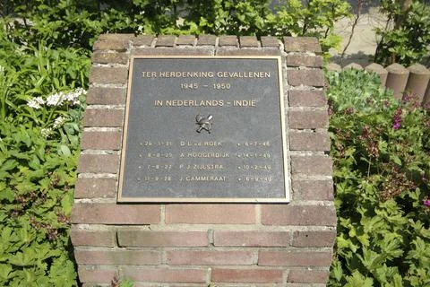 Memorial statue for fallen in Second World War in village of Moerkapelle Stock Photos