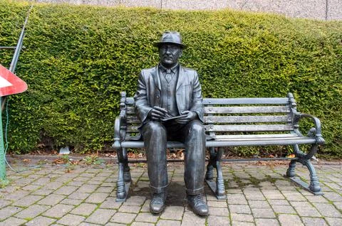 Memorial Statue of the Painter L.S. Lowry Stock Photos