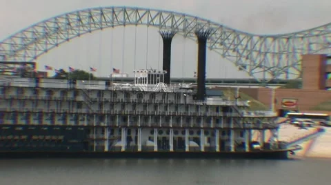Memphis bridge and riverboat Video stock 7744808