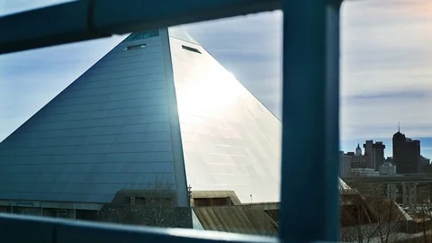 Memphis pyramid timelapse Vídeos de archivo 71014365