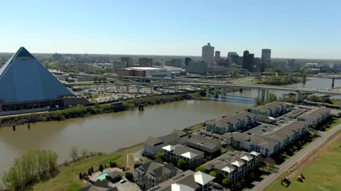 Memphis Skyline with Pyramid Building 库存影片 181585654