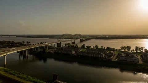 Memphis, TN, USA - 2016, Jul 18: Memphis River Sunset Timelapse 스톡 동영상 310577853