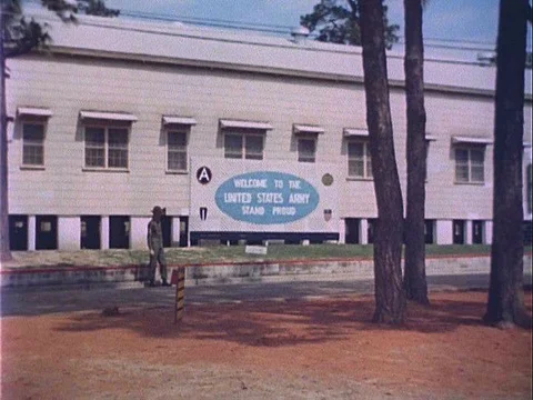 Men arriving at the basic combat training center and line up in America inƒ Video stock 75282115