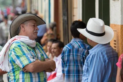 Men interacting on the street Foto stock