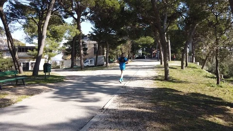 Men Jogging in Marjan park Video stock 102620915