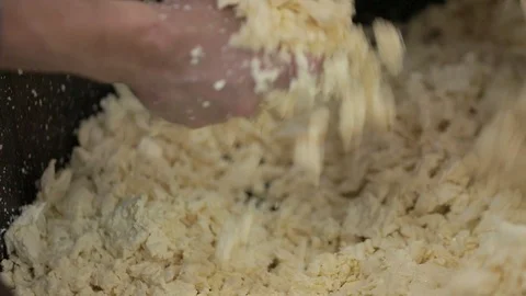 Men Kneads The Mozzarella Cheese Stockbeeldmateriaal 89575573