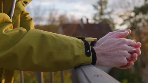 Men leaning against a railing Stock-Footage 320557113