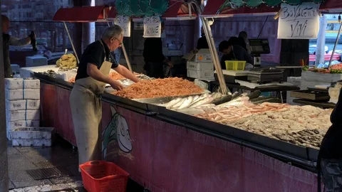 Men preparing fish at the fish market in Venice Italy Video stock 90061241