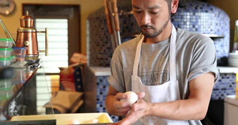 Men preparing pizza dough 스톡 동영상 161901786