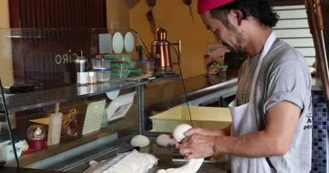 Men preparing pizza dough 스톡 동영상 161901891