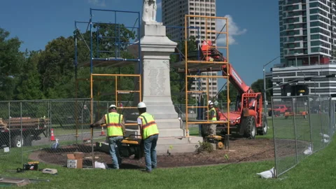 Men Setting Up Video stock 133366105