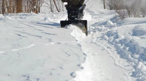 Men shoveling snow machine and shovel Vidéo 36676982