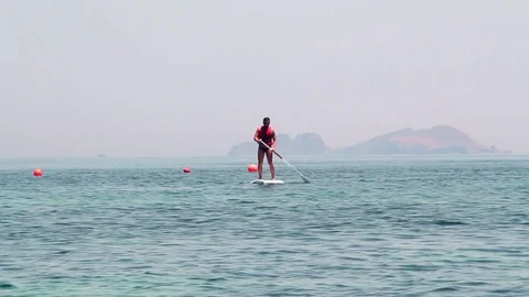 Men Training Over Sup Board 스톡 동영상 80971923