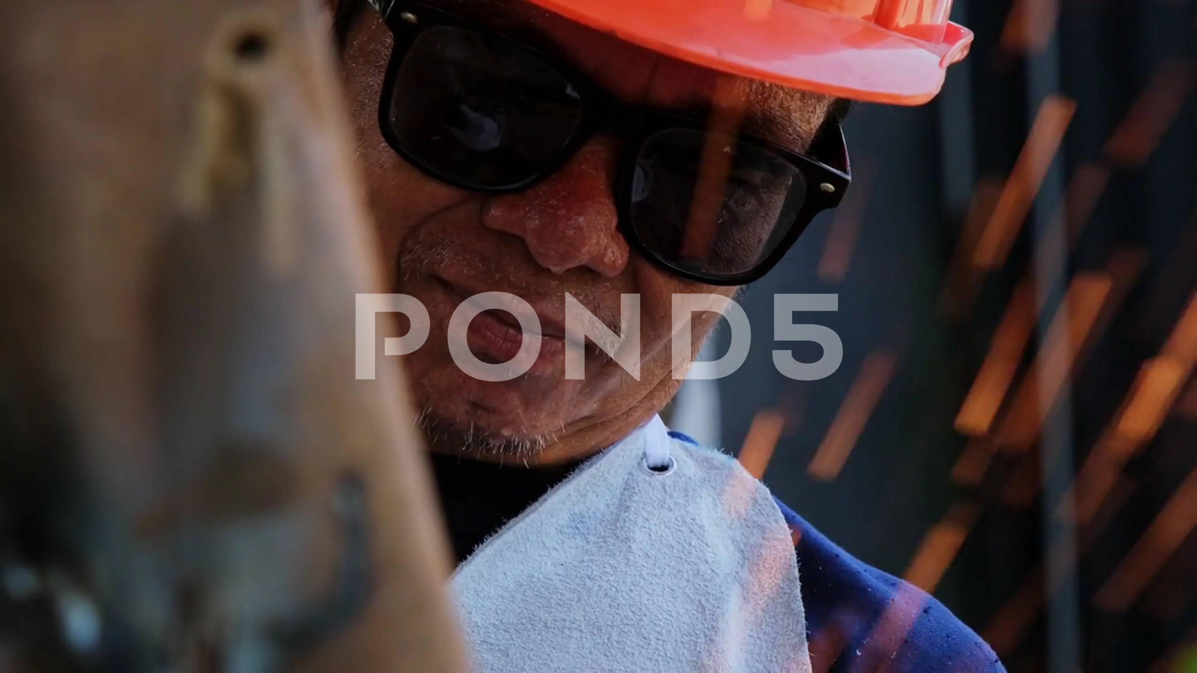 Men wearing goggles and construction glo, Stock Video