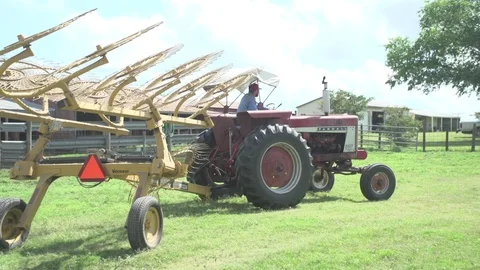 Men working on Farm Ranch and Cattle in countryside 库存影片 110999638