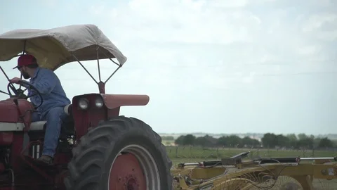 Men working on Farm Ranch and Cattle in countryside 库存影片 111042884