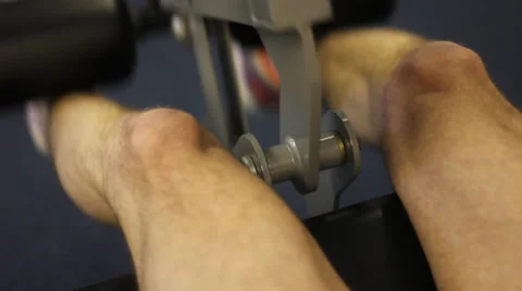 Men's leg extensions Vídeo Stock 37870475