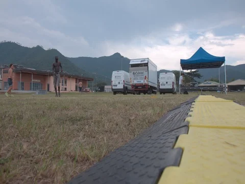 Mens at work 스톡 동영상 81945522