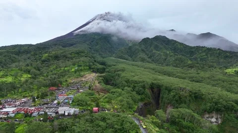 Merapi Eruption 스톡 동영상 332533188