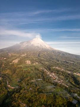 Merapi volcano at sunrise in Indonesia, Active volcano scenery Foto stock