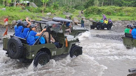 Merapi yogyakarta, central java, indonesia, 01 october 2022, local tourist, t Stock Photos
