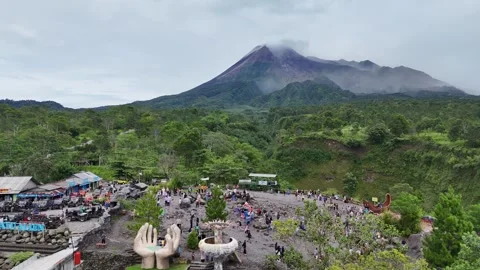Merapi Yogyakarta Volcano Stock-Footage 332532792