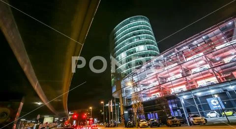 Mercedes Benz dealership in Munich Stock Photos