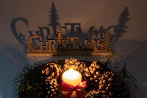 Merry christmas wallpapers with natural elements 库存照片