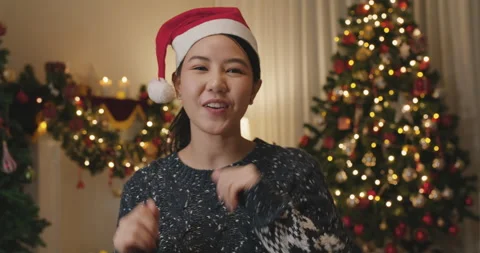 Merry X'mas wish remotely virtual online video call distant location. 스톡 동영상 162678713