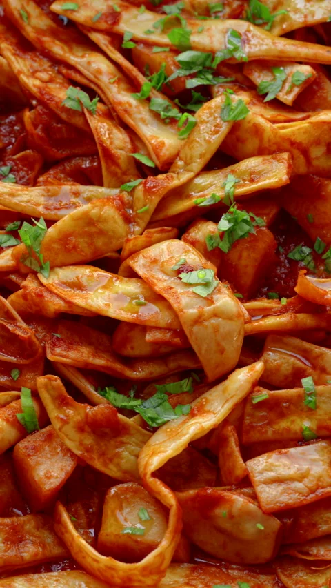 Merveille de Venice string beans in tomato sauce (Greek Fasolakia Lathera). Vídeo Stock 346399987