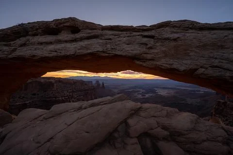 Mesa Arch Frames Morning Light Breaking Fotos de archivo