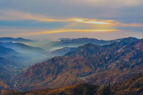 Mesmerizing Sunset Over the Mountains in Sequoia National Park Stock-Fotos