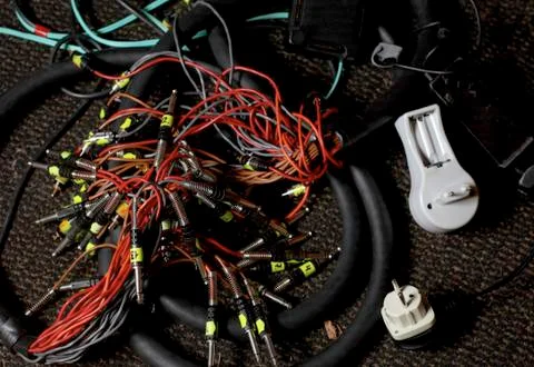 Mess of audio cables Photos