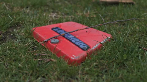 The mess left behind by the Russian army in Ukraine 動画素材 200917028