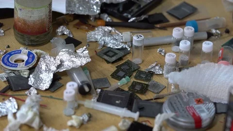 Mess on the table in the computer workshop Stock-Footage 70548192