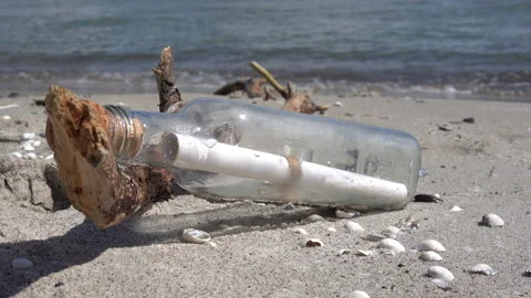 Message in a bottle Stock Footage 201910940