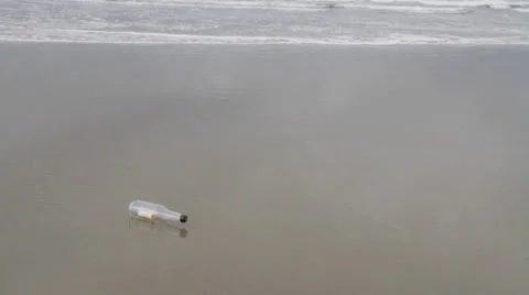 Message in a Bottle, Washed Up on Beach 스톡 동영상 34480819