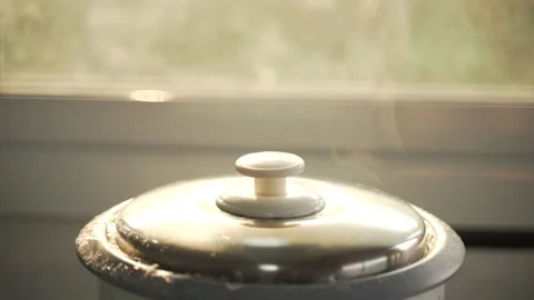 Messy hot steam and bubbles Video stock 141911552