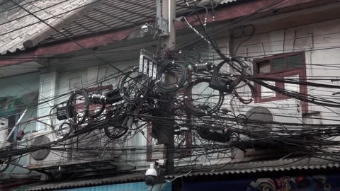 Messy power wires are tangled on the electrical pole, Vidéo 344850073