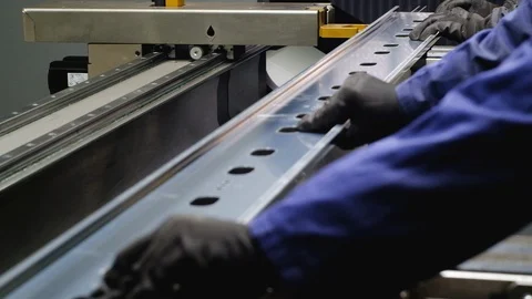 Metal bending on metal processing equipment 库存影片 125016974