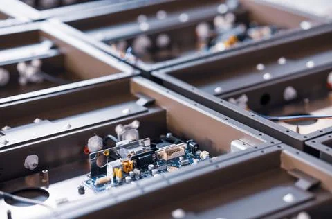 Metal components and microcircuits blanks in laboratory Foto stock