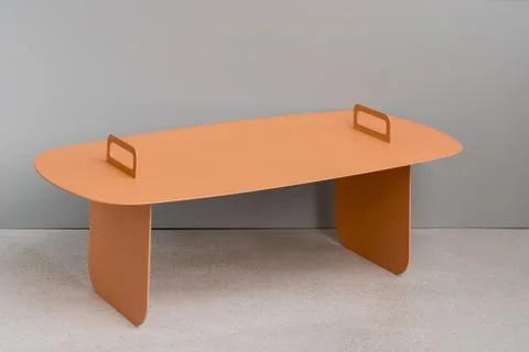 Metal orange table Stock-Fotos